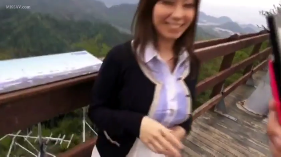 室内 · 坐姿 · 胸部 · 平静 · 性爱 · 项链 · 内衣