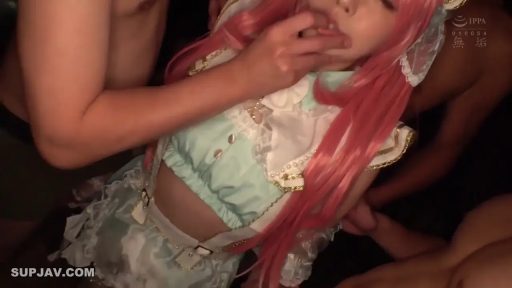 室内 · 座り姿勢 · 迷離 · 顔のクローズアップ · 多人 · 假发 · 角色扮演服 · 指を挿入口