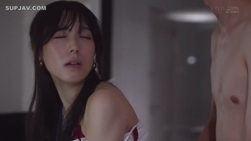 室内 · 脸部 · 迷离 · 对视 · 内衣 · 靠近 · 景深镜头