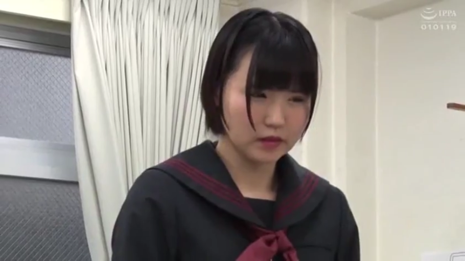 室内 · 忧郁 · 站立 · 上半身 · 水手服 · 短发