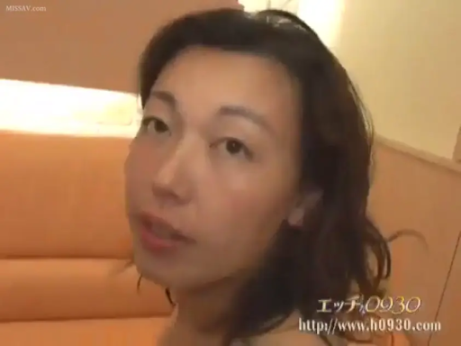 Indoor · Close-up of the face · Fully nude · 平静 · Facing the camera · 成人内容 · Observation