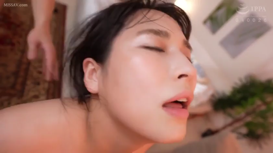 室内 · 面部 · 喘息 · 卧姿 · 高潮脸 · 裸露 · 单女