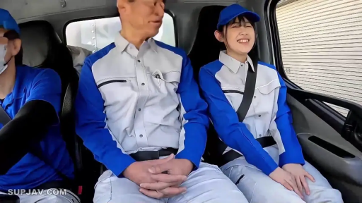 坐姿 · 微笑 · 互动 · 安全带 · 蓝色制服 · SUPJAV · 货车内