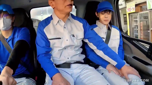 Sitting Posture · Close your eyes · 车内 · Work clothes · 摸大腿