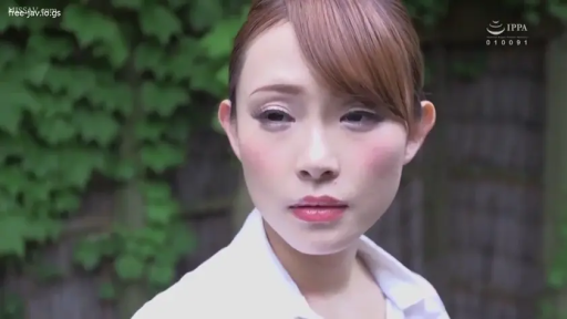 Melancholy · Standing Posture · white shirt · Outdoor · Header · 侧头 · 绿植背景