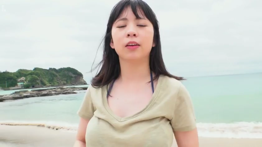 半身 · 正面 · 海边 · 短袖T恤