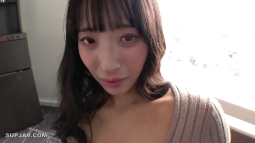 室内 · 脸部特写 · 针织衫