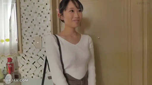 坐姿 · 比基尼 · 自然 · 鸡尾酒 · 社交 · 局部打码 · 人物中景 · 露天休闲区