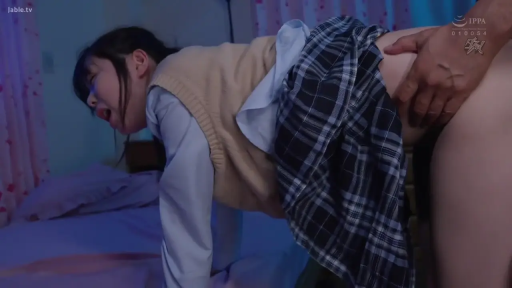 全身 · 性交 · 制服 · 寝室 · ベッド · 四つん這い · うめき声 · 男手推臀