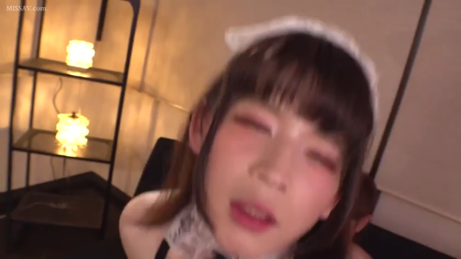 室内 · 脸部特写 · 迷离 · 女仆装 · 亚洲人 · 凝视镜头 · 背景灯 · 正面凑近