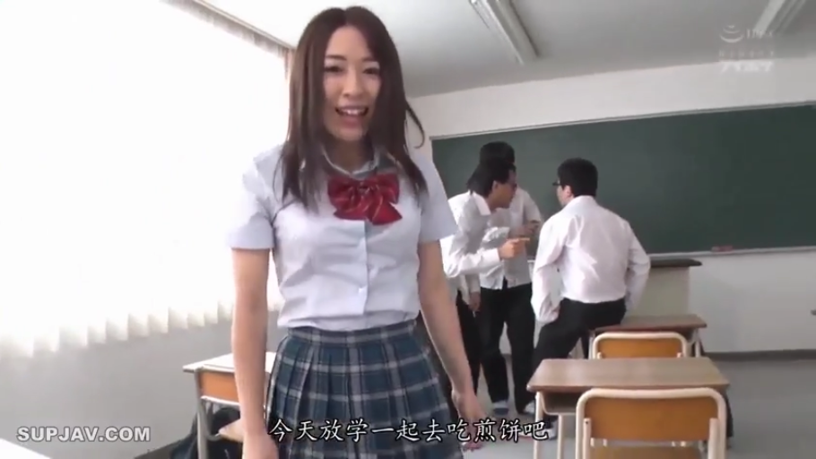 教室 · 字幕 · 中景 · 站姿 · 微笑 · 対話 · JK制服 · 机材