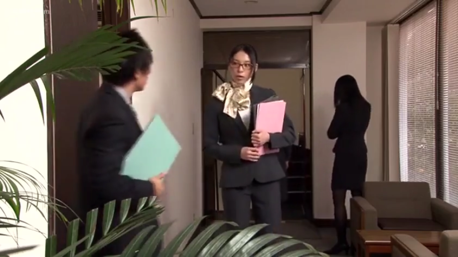 投入 · 卧室 · 口交 · 中景 · 跪姿 · 水手服 · 长发
