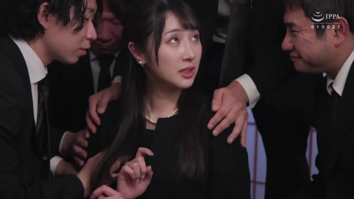 室内 · 坐姿 · 特写 · 恍惚 · 多人抚摸 · 丧服