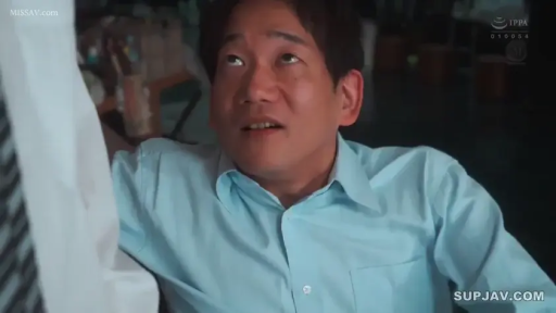 坐姿 · 脸部 · 办公室 · 仰视 · 男性 · 阿嘿颜 · 蓝衬衫