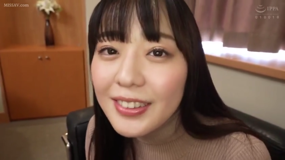 专注 · 全裸 · 跪姿 · 面部特写 · 多人 · 室内沙发 · 靠枕 · 双人口交