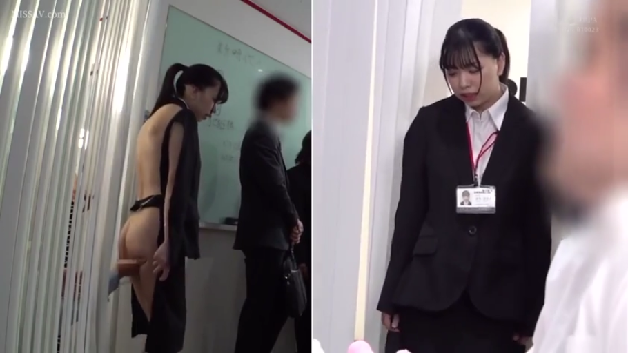 性交 · 全裸 · 仰卧开腿 · 迷离 · 床上 · 多人 · 阴部