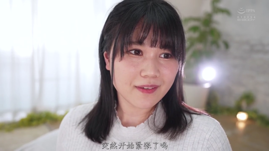 眼镜 · 脸部特写 · 仰卧 · 办公室内 · 职场女性 · 高潮脸 · 高潮 · 灰色西装