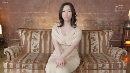全裸 · 中景 · 沙发 · 客厅 · 舔阴 · 女同性恋 · 沉浸 · 69式