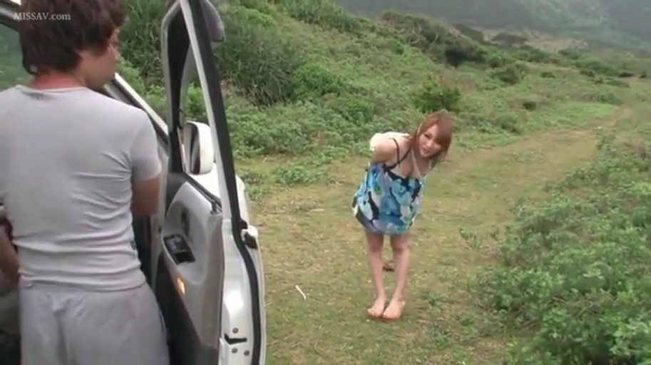 户外草地 · 吊带短裙