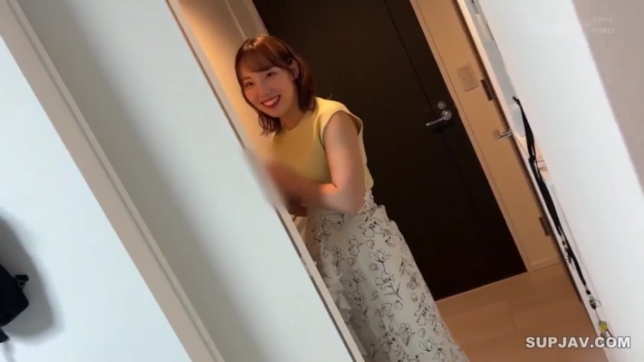 露乳 · 仰卧开腿 · 酒店房间 · 眼罩 · 阴部 · 红色眼罩 · 性交后射精 · 被掩盖
