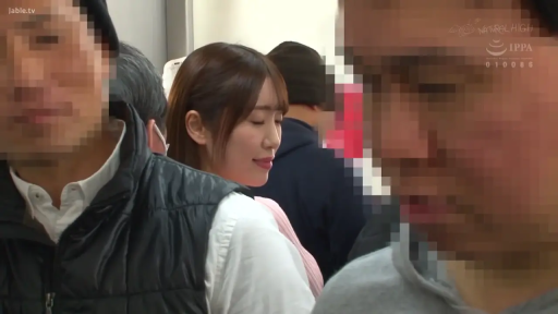 站立 · 是 · 痴汉 · ピンクのセーター · 拥挤 · 公共交通 · 从容