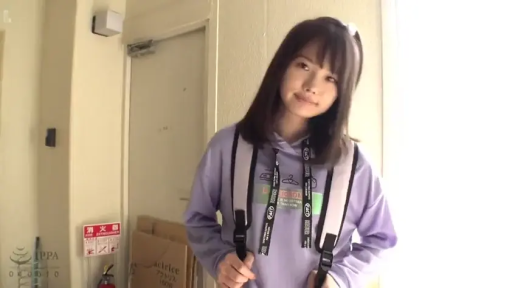 室内 · 俯身 · 脸部特写 · 全裸 · 口交 · 注视 · 有码