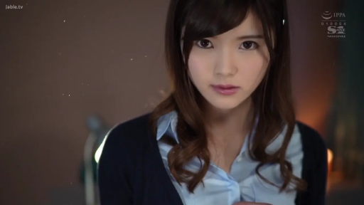 室内 · 顔部のクローズアップ · 注視 · 正面 · 棕色长发 · 冷艳 · 浅蓝衬衫搭配深色开衫