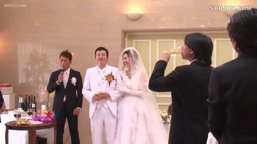 站立 · 全景 · 微笑 · 剧情 · 麦克风 · 婚纱 · 婚礼现场 · 结婚仪式