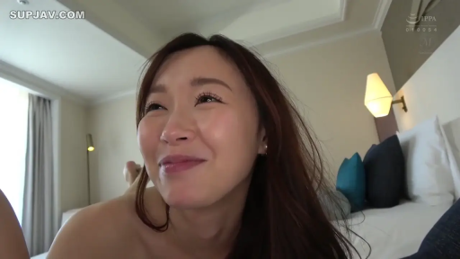 脸部 · 趴姿 · 微笑 · 台灯 · 酒店 · 互动 · 裸露 · POV