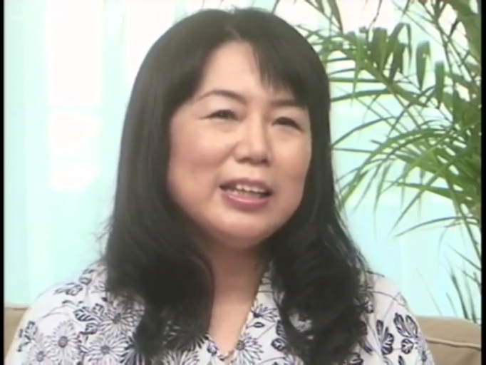 室内 · 面部 · 甜美 · 全裸 · 对视 · 拼接画面 · 微笑挥手