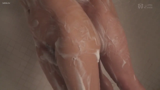 全裸 · 浴室 · 中景 · 开心 · 共浴 · 后入式姿势 · 沐浴露瓶 · 泡沫覆盖