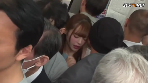 面部 · Stand · Casual clothes · 电车