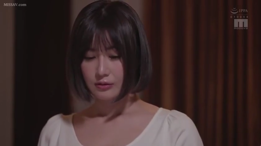 侧拍 · 专注 · 黑丝袜 · 口交 · 跪姿 · 浴室门前 · 楼梯扶手 · 男性生殖器（打码）