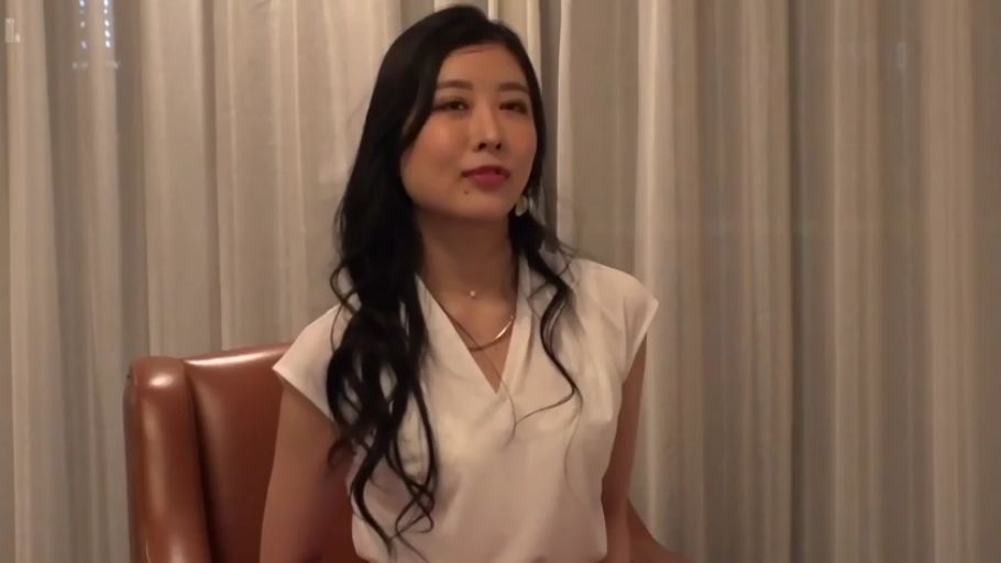 严肃 · 全身 · 教室 · 站姿 · 授课 · 黑板 · 教师制服 · 师生视角