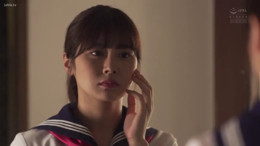 室内 · 憂鬱 · 站姿 · 顔のクローズアップ · 水手服 · 鏡を見る · 齐刘海