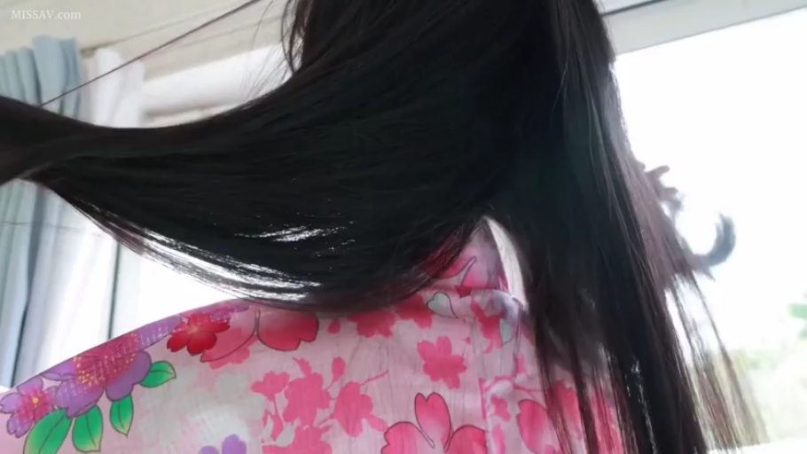 长发 · 窗边 · 背影 · 后颈 · 粉色浴衣 · 扯头发