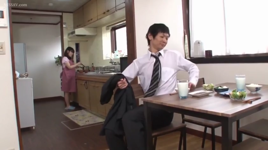 跪坐 · 和室 · 全景 · JK制服 · 被褥 · 侧脸 · 脱衣