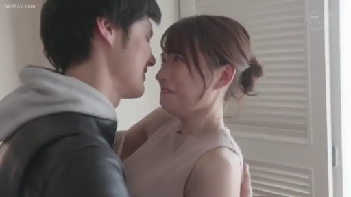 室内 · 对视 · 近景 · 相拥 · 夹克 · 情熱的 · 男女のカップル · 百叶门