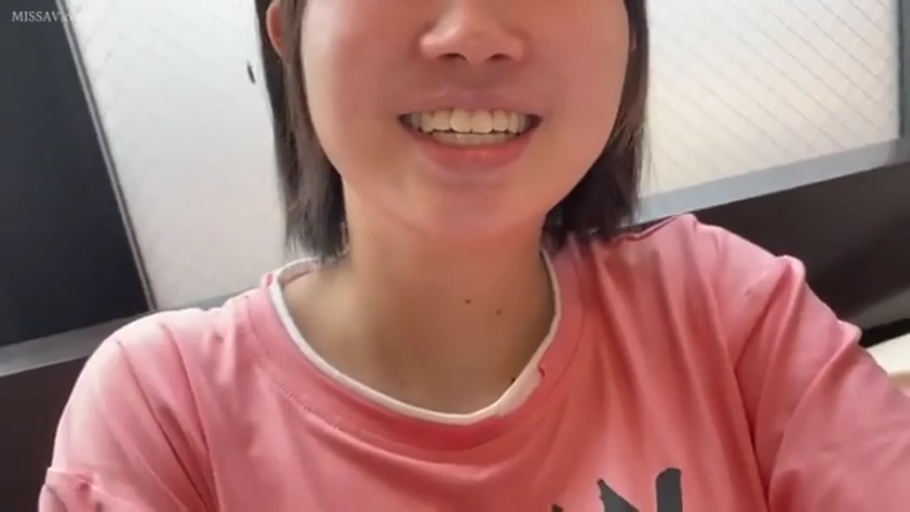 马赛克 · 电脑 · 网页界面 · 文字展示 · 视频截图