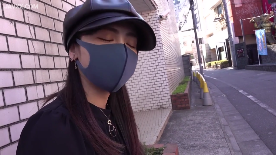 胸部 · 揉乳 · 陶醉 · 裸体 · 床上 · 近景 · 仰躺