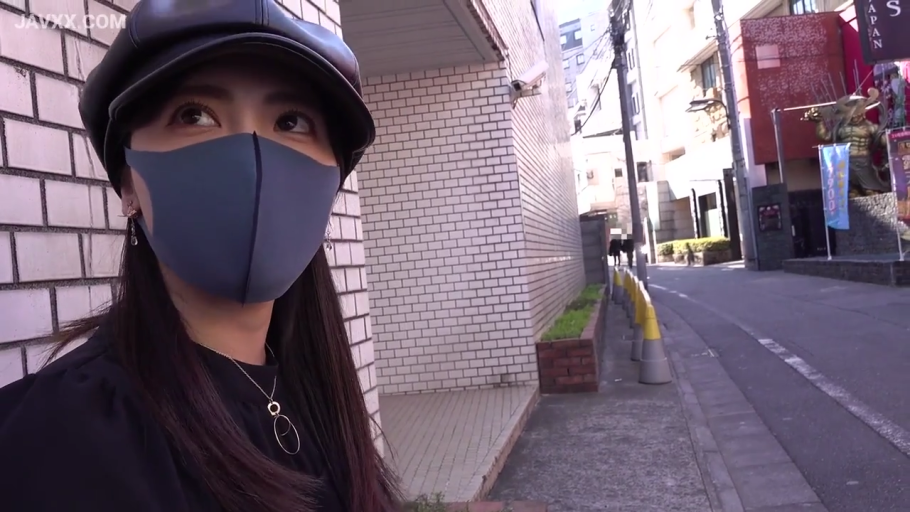 卧室 · 黑色短裙 · 台灯 · 跪姿 · 色情 · 局部特写 · 脱衣