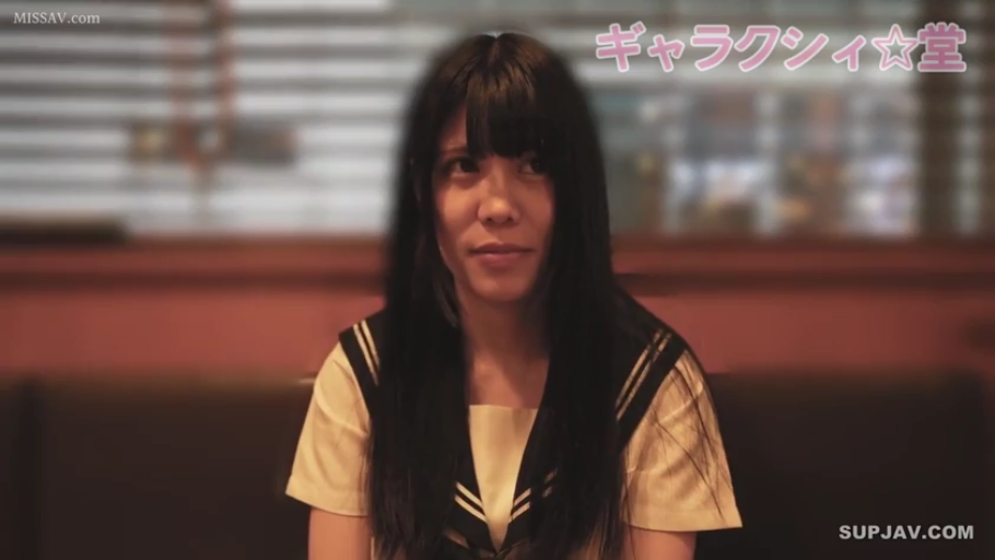 室内 · 迷离 · 跪姿 · 多人性交 · 阴茎 · 口腔特写 · 红色吊带裙 · 123AV