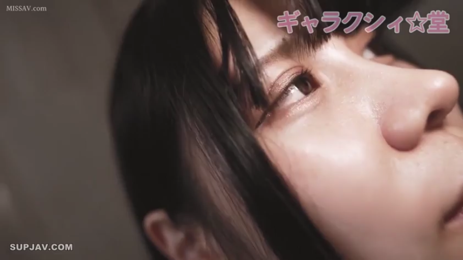 室内 · 全裸 · 枕头 · 仰卧 · 第一人称视角 · 面部特写 · 凝视 · 失神