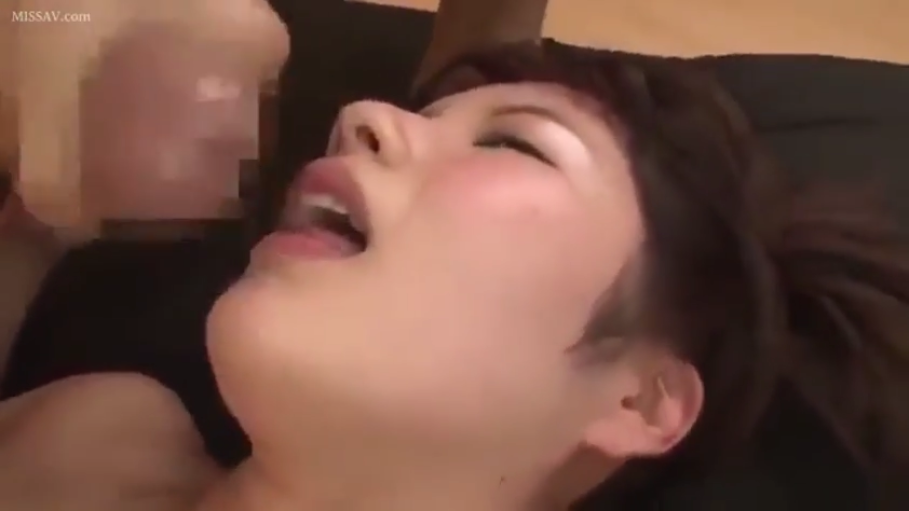 室内 · 顔部のクローズアップ · 口交 · モザイク · 陶醉 · 仰臥 · 裸体