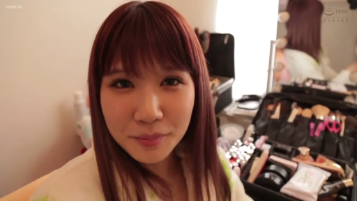 脸部特写 · 睡袍 · 化妆室