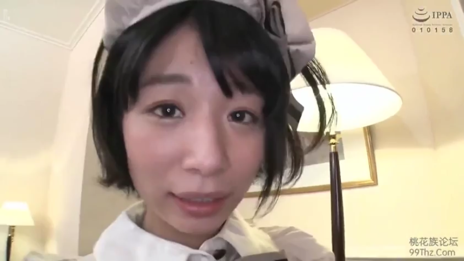 室内 · 脸部特写 · 自然 · 台灯 · 女仆装 · 凝视 · 短发 · 正对镜头