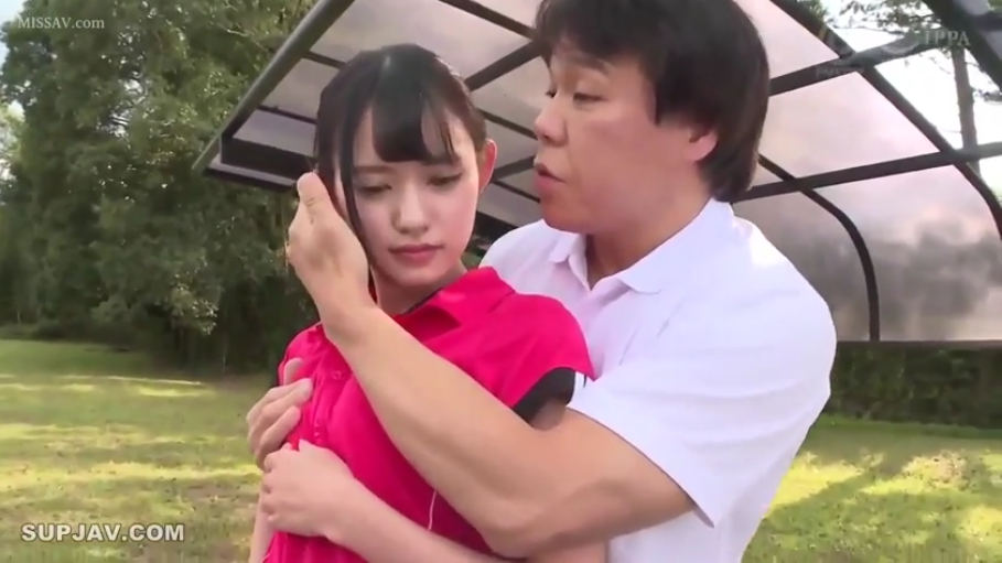 近景 · 冷淡 · 揉胸 · 从后环抱 · 户外草地 · 粉色运动服 · 户外场景