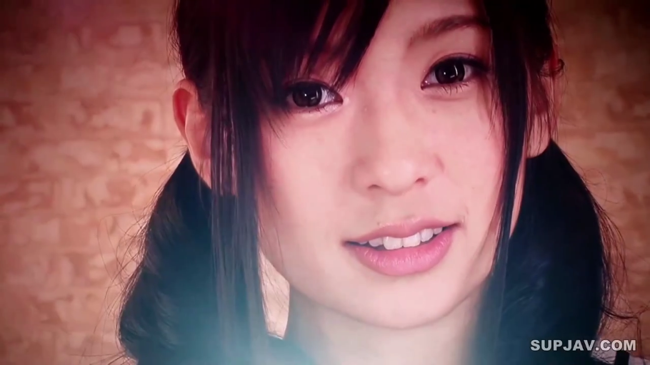 室内 · 脸部特写 · 微笑 · 注视 · 常服 · 双马尾 · 正面