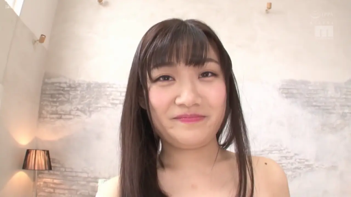 Indoor · Close-up of the face · Smile · Gaze · Nudity · 正面 · 黑发