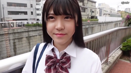 脸部 · 站立 · 微笑 · 对视 · 户外 · JK校服 · 人像 · 包带